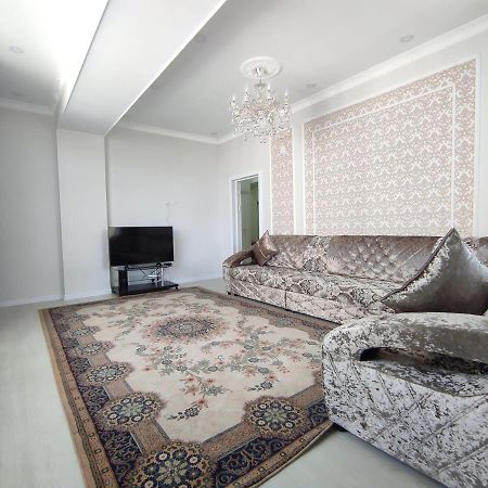 Prestigious Apartment In Bisjkek Eksteriør bilde