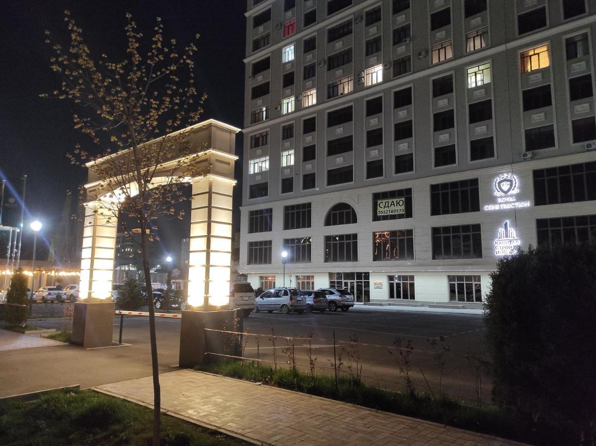 Prestigious Apartment In Bisjkek Eksteriør bilde